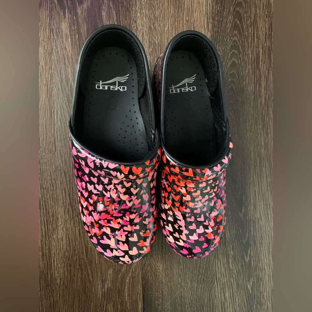 Dansko clogs size 6 pink and red hearts design